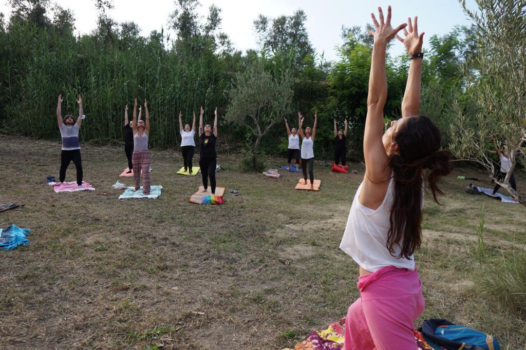 alessandra yoga all'aperto